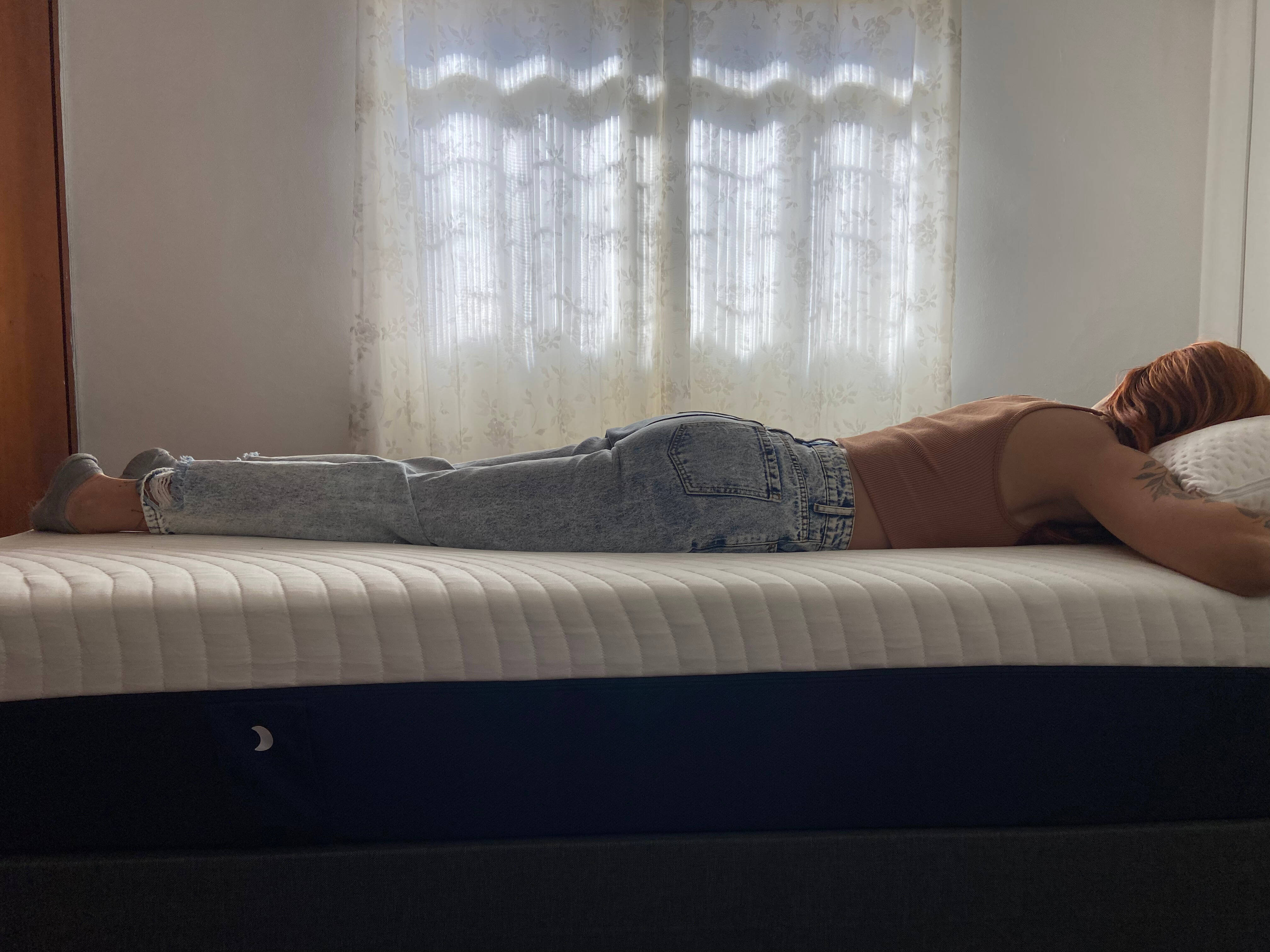 dormir de barriga para baixo luuna original